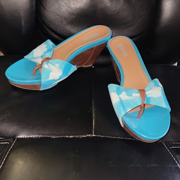 Misses sz 8.5 Kenneth Cole Reaction Aqua Wedge sandals - Picture 4 of 4
